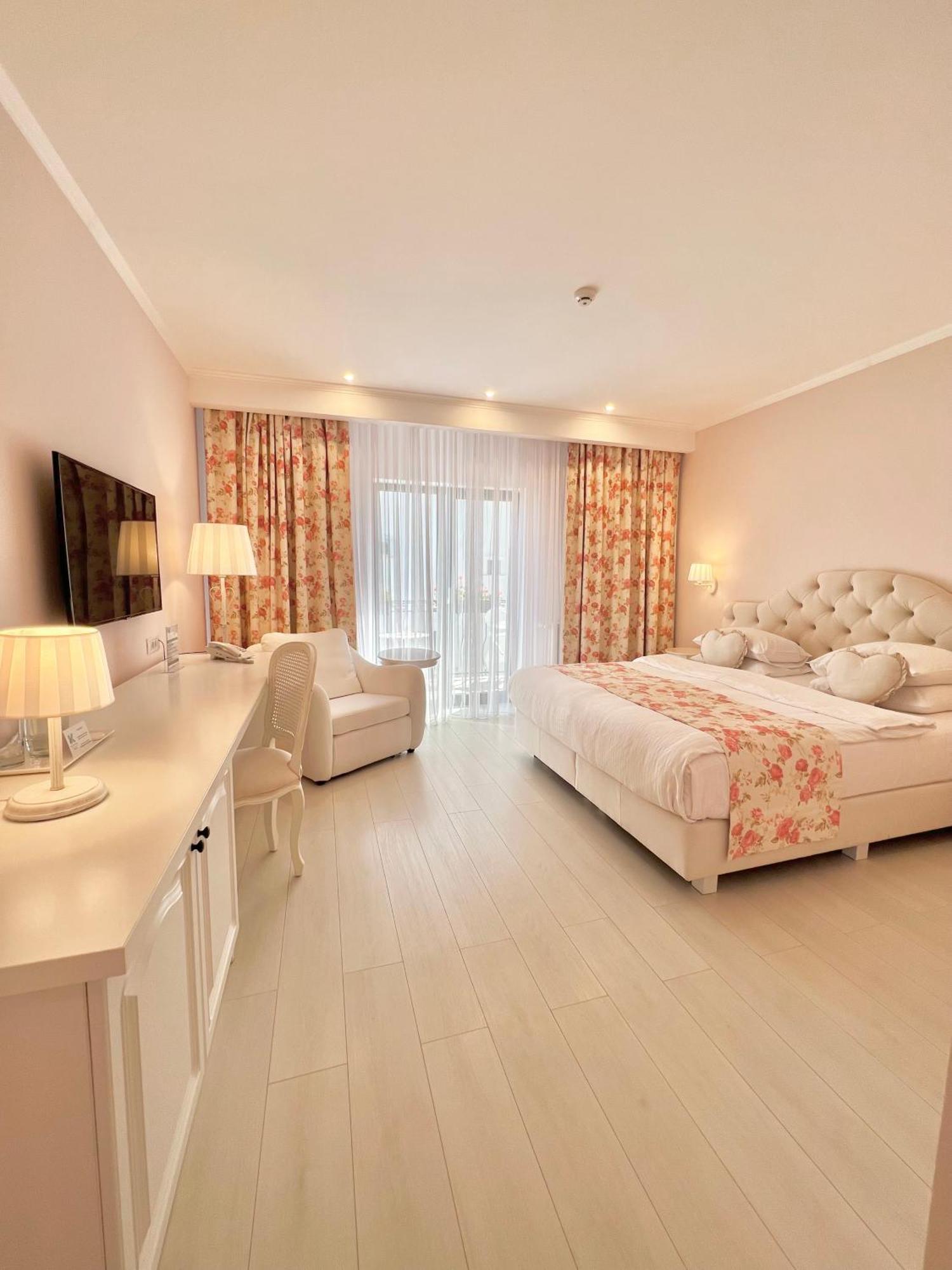 Krystal Boutique Mansion Hunedoara Exterior foto